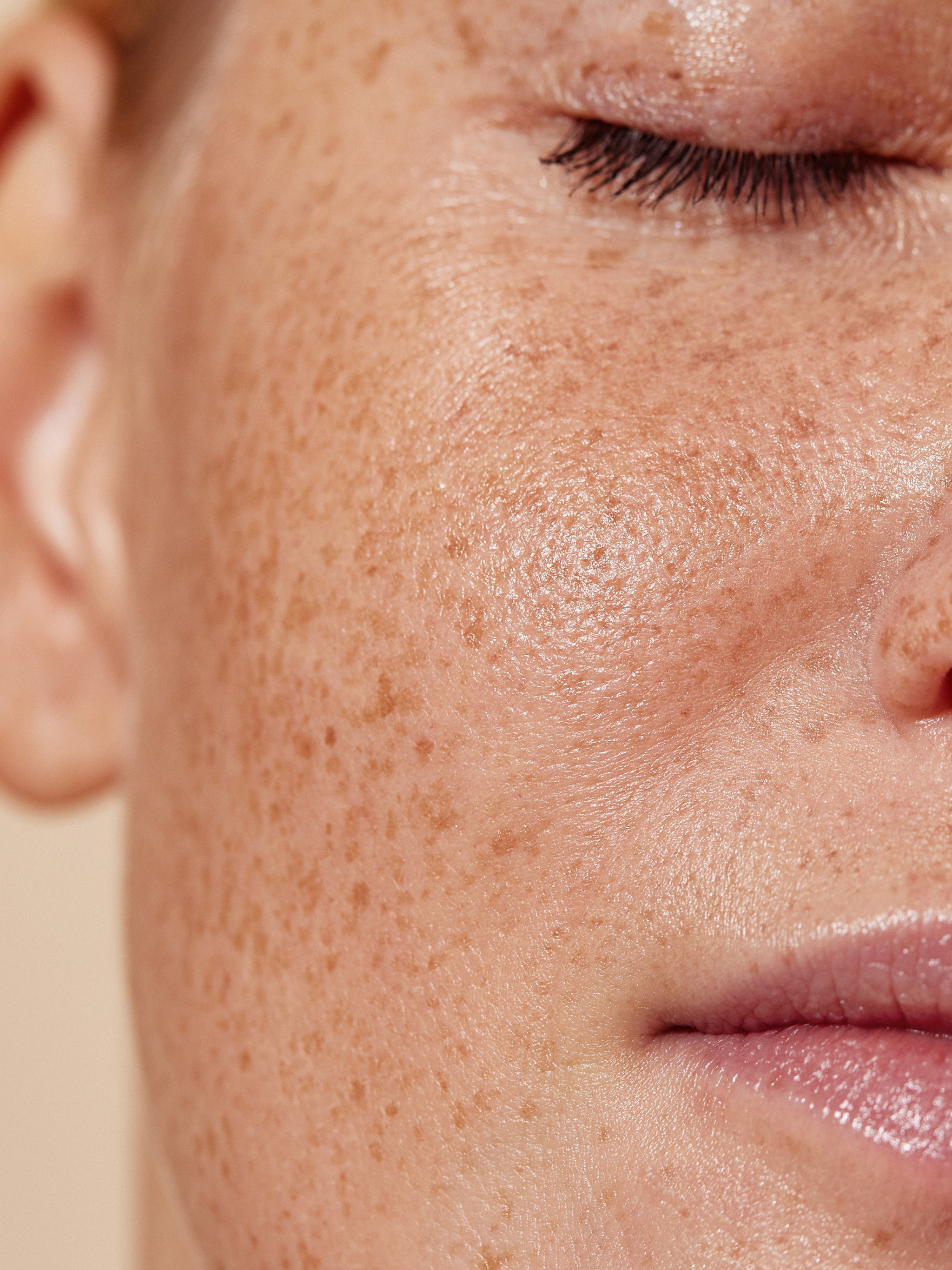 is glutathione better than astaxanthin Astaxanthin VS Glutathione: Both are powerhouse antioxidants, but which one  is right for you? Discover the benefits of each and elevate your skincare  game to the next level!  #Antioxidants #SkinCareScience #HealthyGlow #